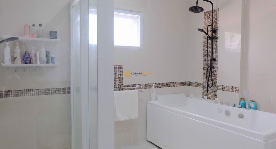 For sale 4 ベッドルーム house in Huay Yai, Pattaya