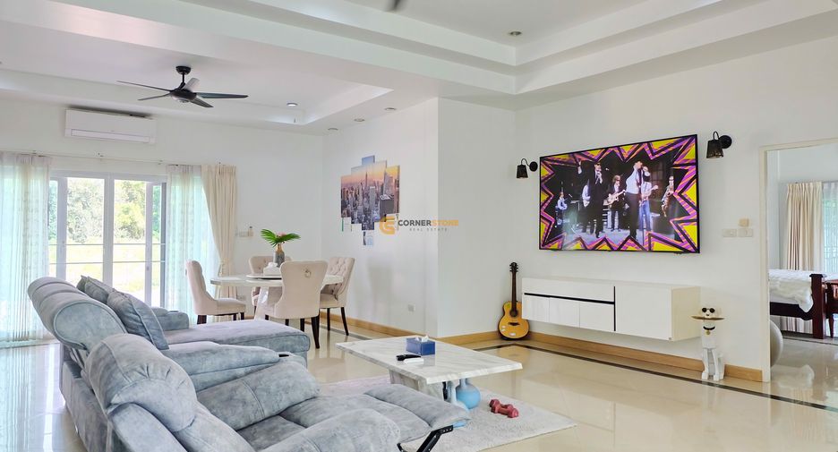 For sale 4 ベッドルーム house in Huay Yai, Pattaya