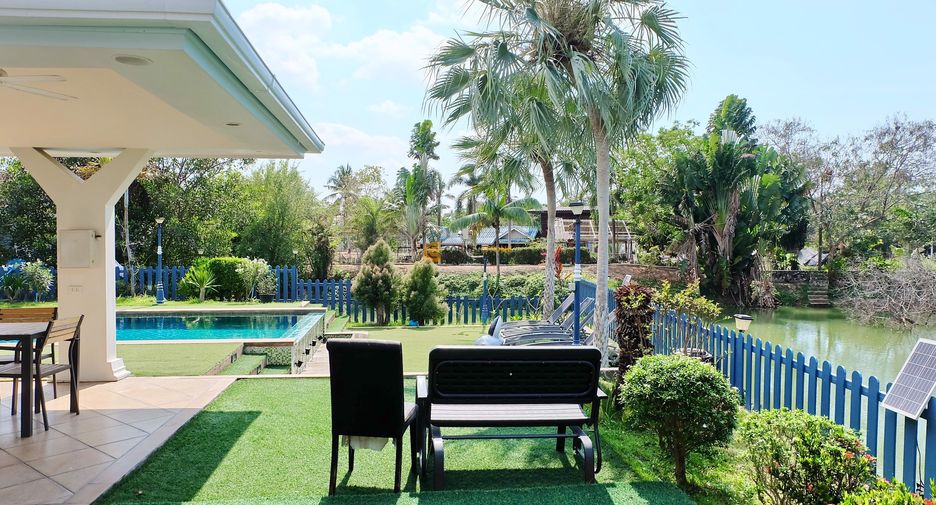 For sale 4 ベッドルーム house in Huay Yai, Pattaya