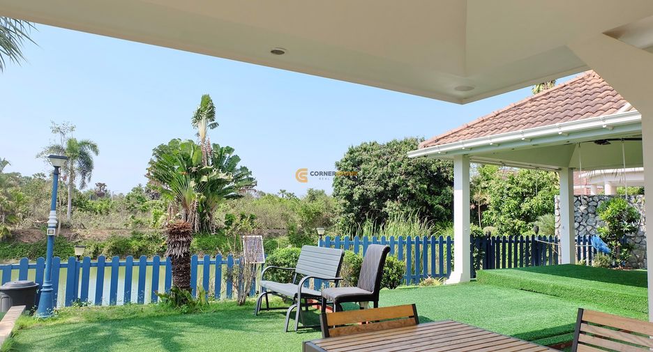 For sale 4 ベッドルーム house in Huay Yai, Pattaya