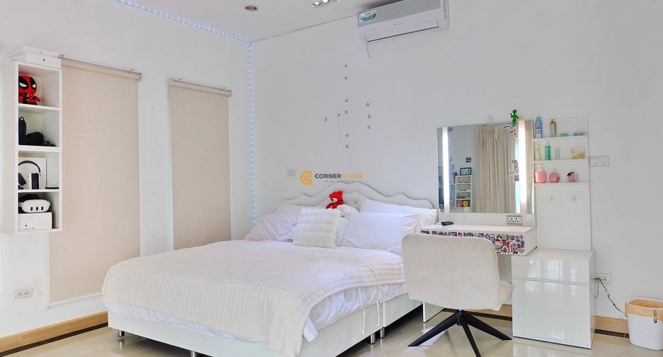 For sale 4 ベッドルーム house in Huay Yai, Pattaya