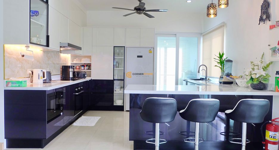 For sale 4 ベッドルーム house in Huay Yai, Pattaya
