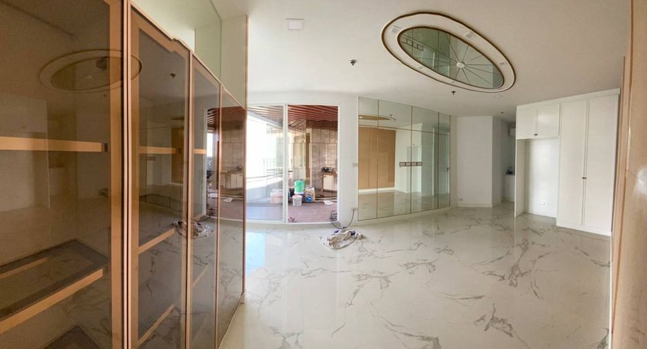 For sale 6 bedrooms condo in Watthana, Bangkok
