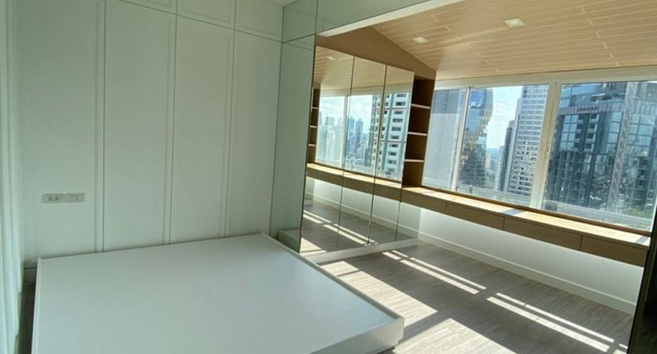 For sale 6 bedrooms condo in Watthana, Bangkok