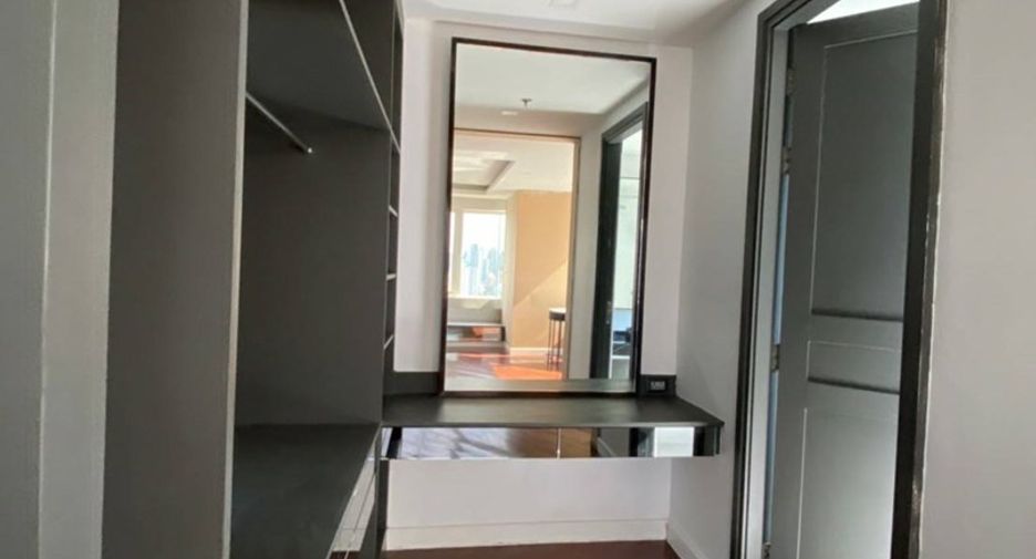For sale 6 bedrooms condo in Watthana, Bangkok