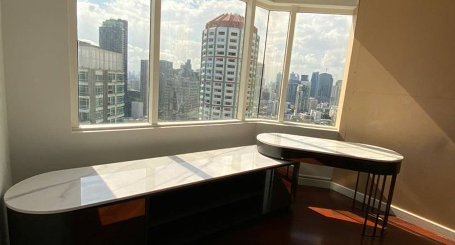 For sale 6 bedrooms condo in Watthana, Bangkok