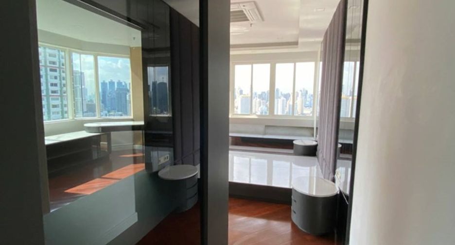 For sale 6 bedrooms condo in Watthana, Bangkok