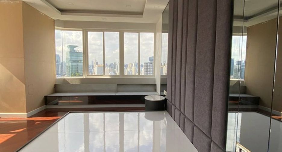 For sale 6 bedrooms condo in Watthana, Bangkok