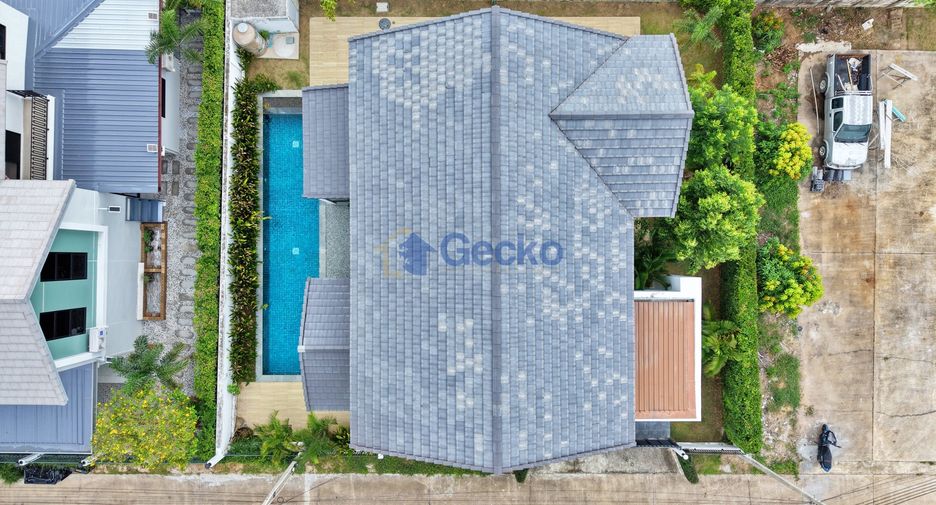 For sale 4 bedrooms house in Bang Lamung, Chonburi