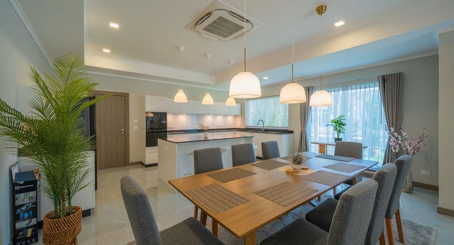 For sale 5 bedrooms house in Bang Lamung, Chonburi
