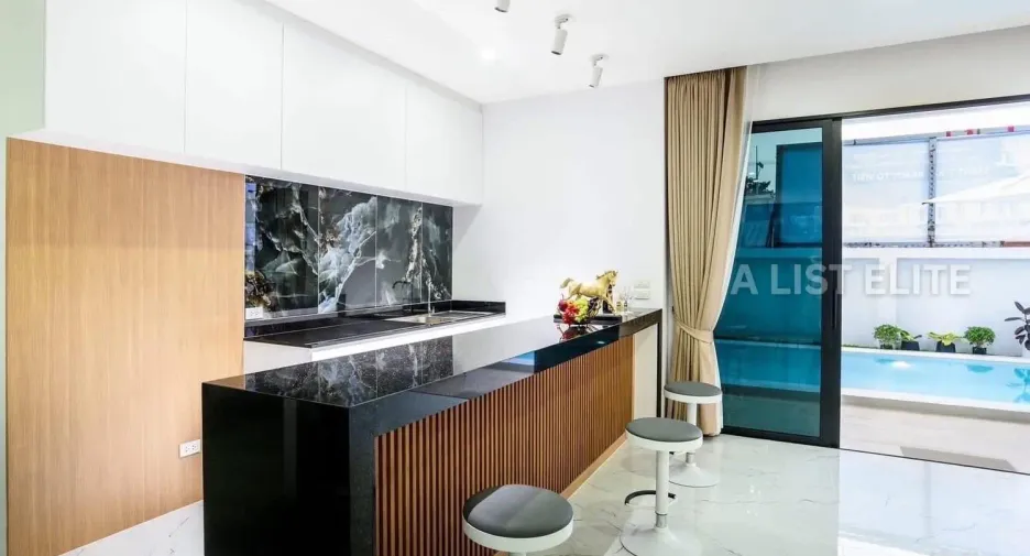 Haus zur Miete mit 4 Zimmer in Bang Lamung, Chonburi