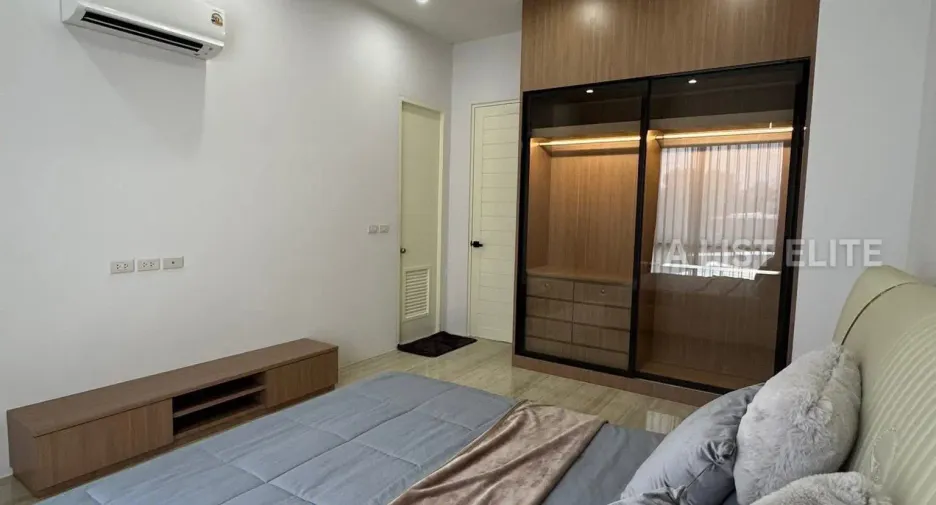 Haus zur Miete mit 4 Zimmer in Bang Lamung, Chonburi