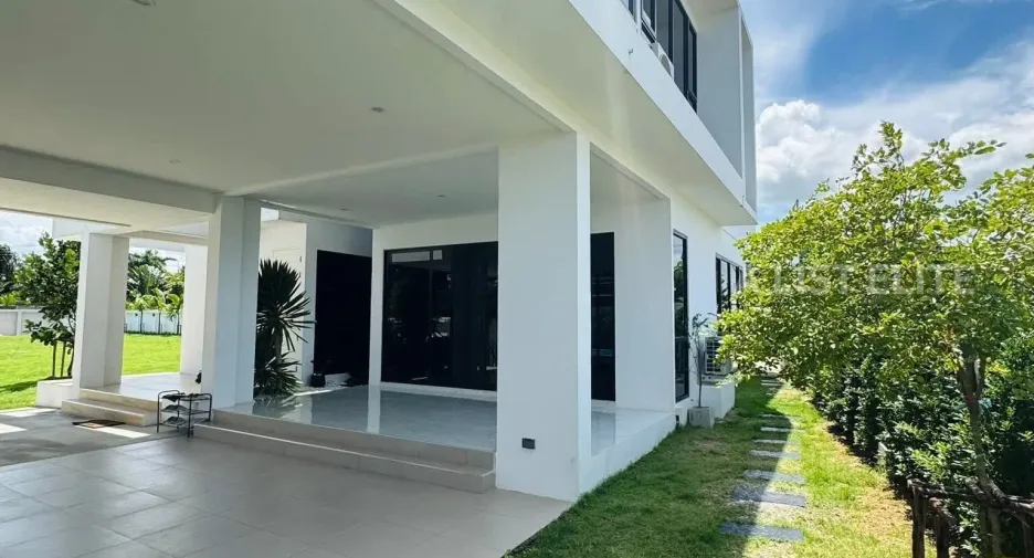 Haus zur Miete mit 4 Zimmer in Bang Lamung, Chonburi