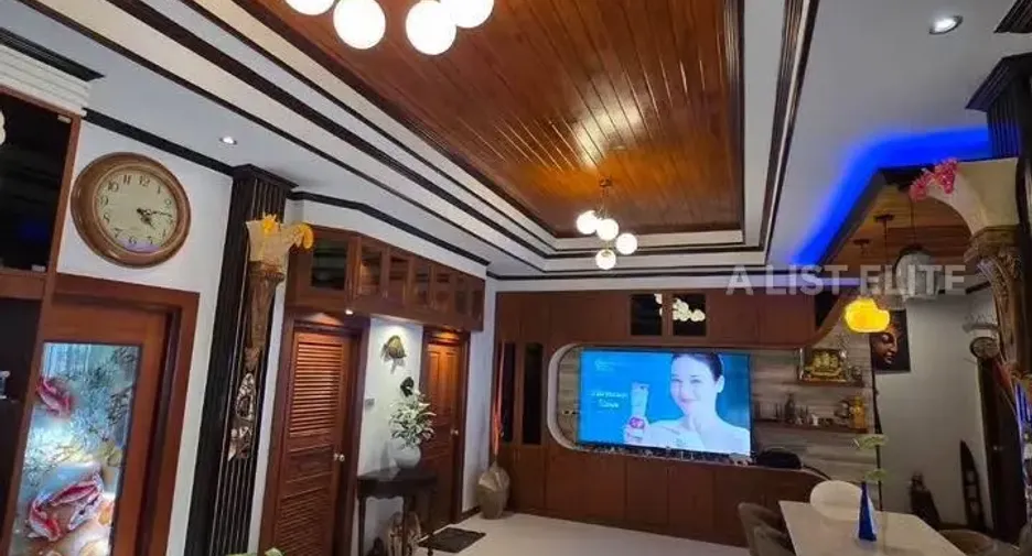 Casa en alquiler de 3 habitaciones en Bang Lamung, Chonburi