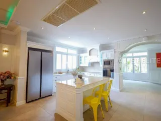 Haus zur Miete mit 5 Zimmer in Bang Lamung, Chonburi