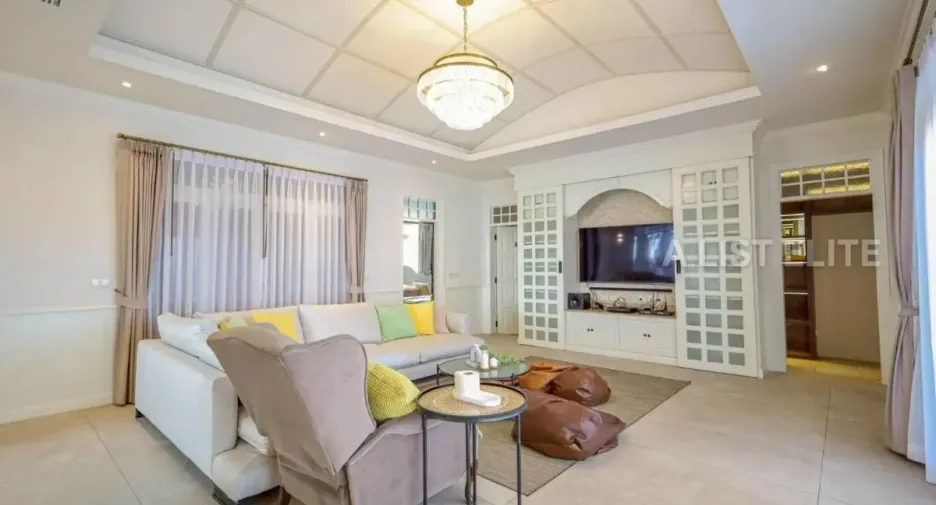 For rent 5 bedrooms house in Bang Lamung, Chonburi