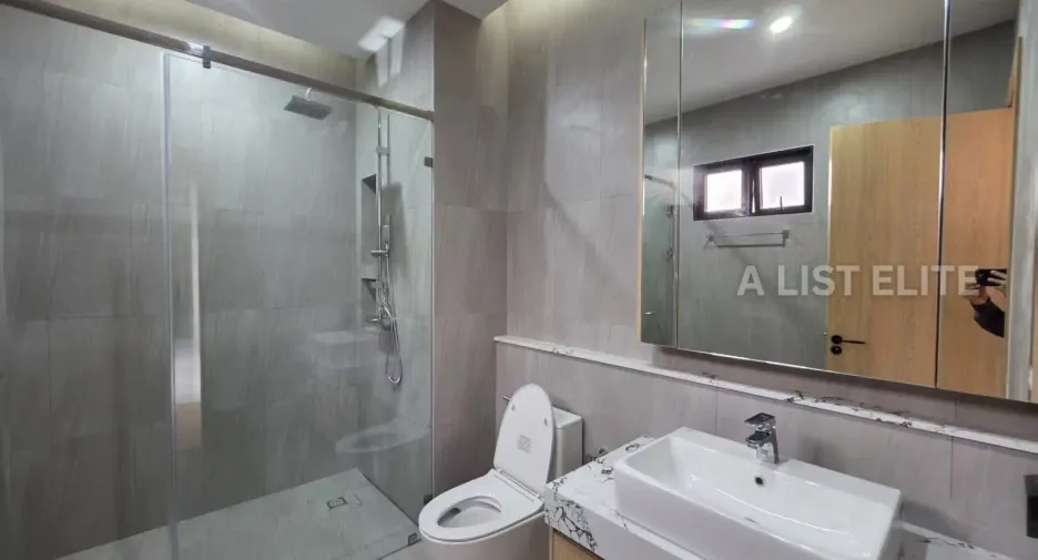 Haus zur Miete mit 4 Zimmer in Bang Lamung, Chonburi