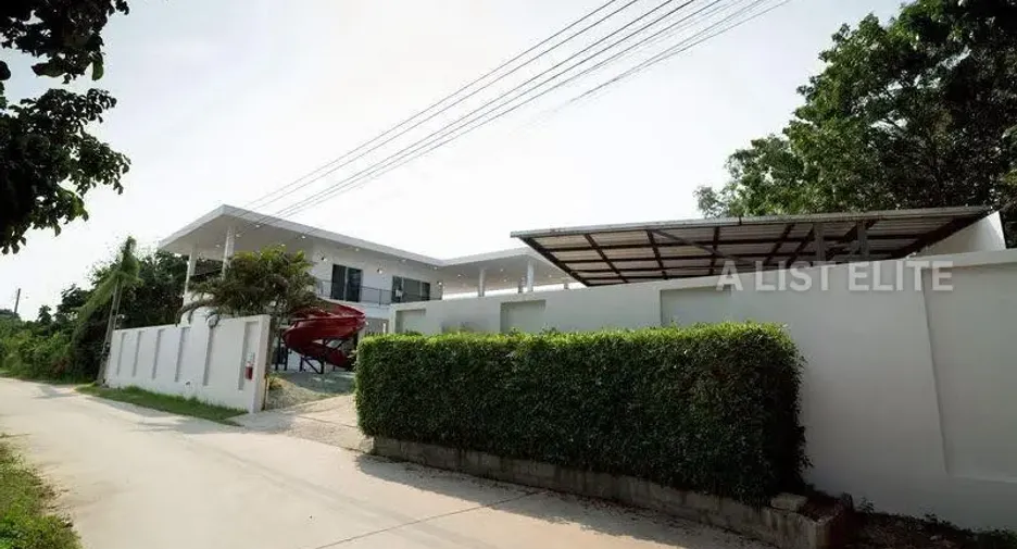 Haus zur Miete mit 6 Zimmer in Bang Lamung, Chonburi