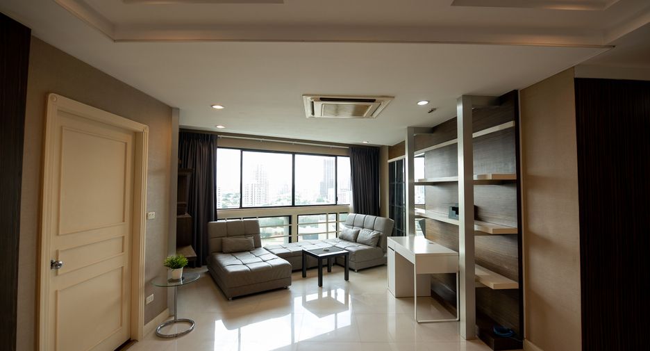 For sale 3 bedrooms condo in Khlong Toei, Bangkok