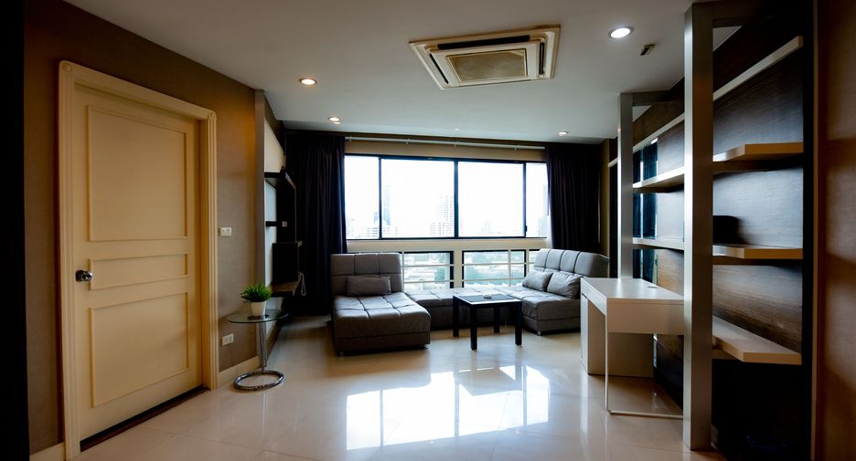 For sale 3 bedrooms condo in Khlong Toei, Bangkok