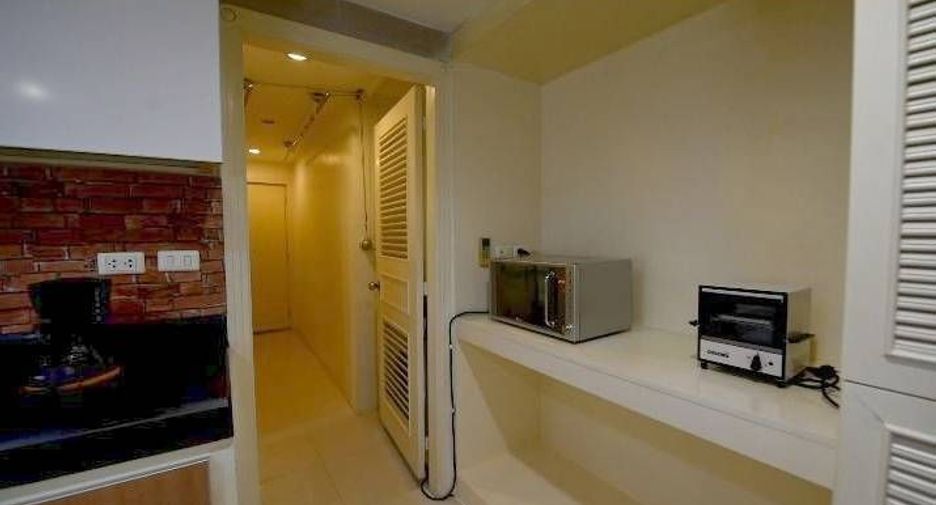 For sale 3 bedrooms condo in Khlong Toei, Bangkok