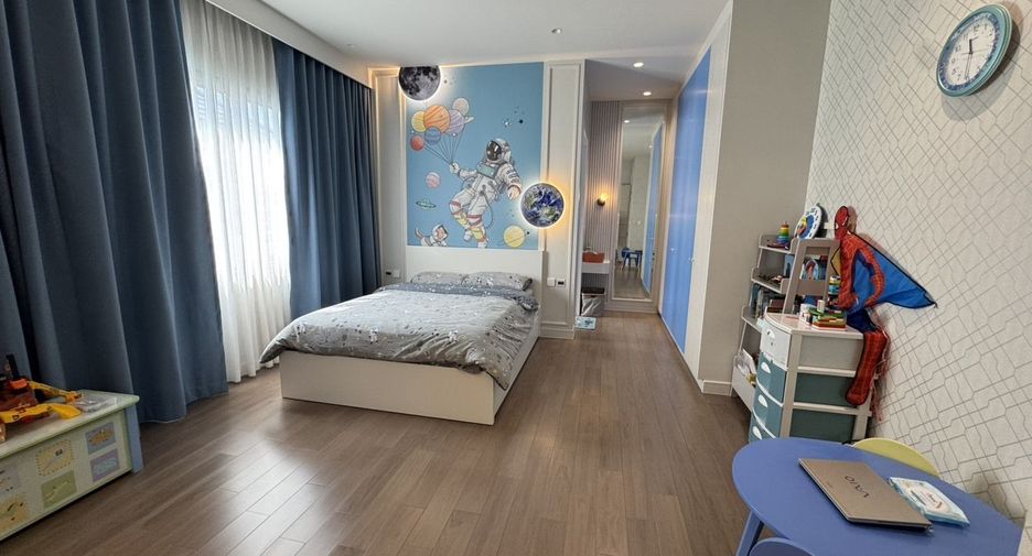 Casa en venta de 4 habitaciones en Lat Krabang, Bangkok