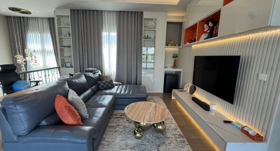Casa en venta de 4 habitaciones en Lat Krabang, Bangkok