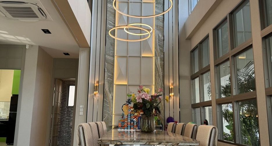 Casa en venta de 4 habitaciones en Lat Krabang, Bangkok