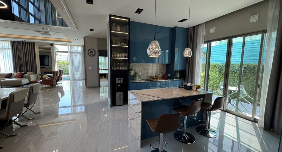 Casa en venta de 4 habitaciones en Lat Krabang, Bangkok