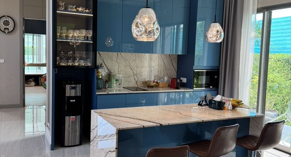 Casa en venta de 4 habitaciones en Lat Krabang, Bangkok