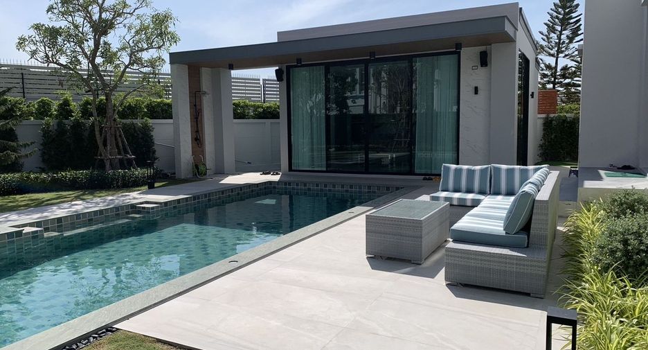 Casa en venta de 4 habitaciones en Lat Krabang, Bangkok