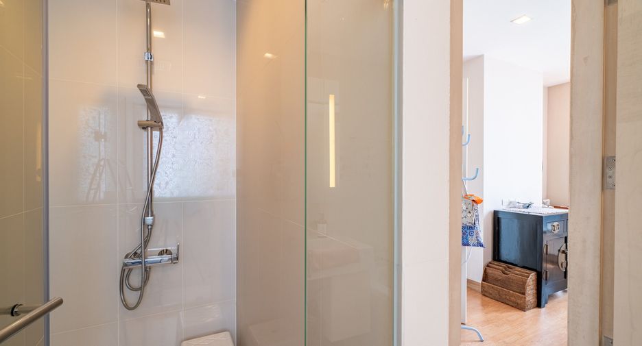 Condo en venta de 2 habitaciones en Phra Khanong, Bangkok