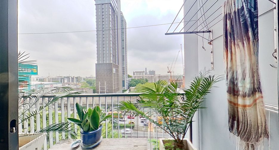 Condo en venta de 2 habitaciones en Phra Khanong, Bangkok
