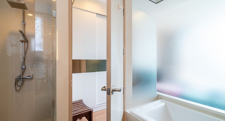 Condo en venta de 2 habitaciones en Phra Khanong, Bangkok