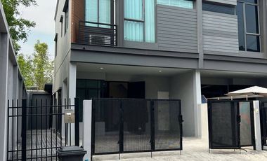 Reihenhaus zum Kauf und zur Miete mit 2 Zimmer in Saphan Sung, Bangkok