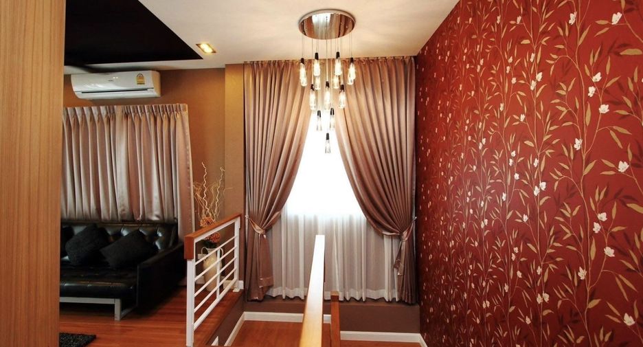 For sale 3 bedrooms house in Bang Kapi, Bangkok
