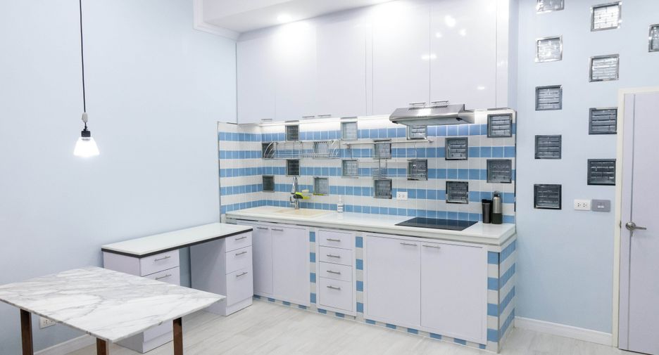 For sale and for rent 2 bedrooms condo in Khlong Toei, Bangkok