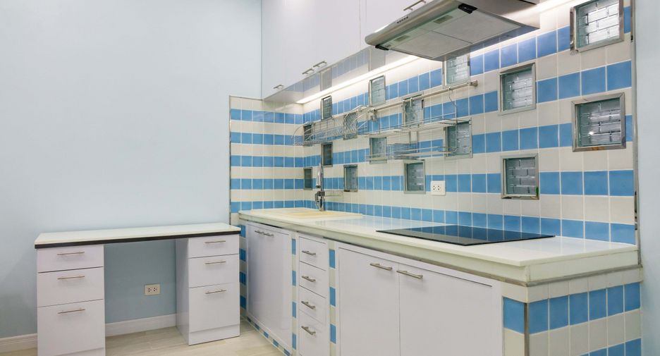 For sale and for rent 2 bedrooms condo in Khlong Toei, Bangkok