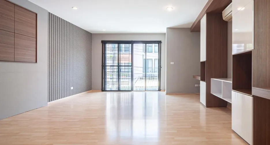 For sale and for rent 3 bedrooms townhouse in Suan Luang, Bangkok