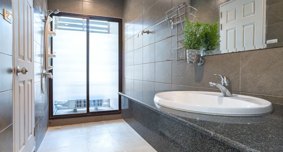 For sale and for rent 3 bedrooms townhouse in Suan Luang, Bangkok