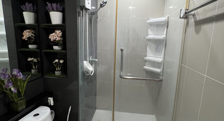 For sale 1 bed condo in Thon Buri, Bangkok