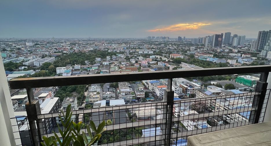 For sale 1 bed condo in Thon Buri, Bangkok