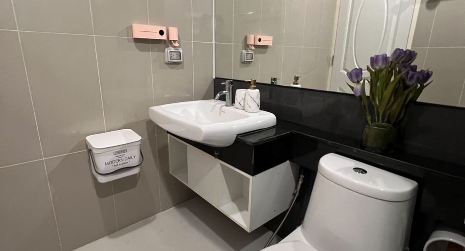 For sale 1 bed condo in Thon Buri, Bangkok