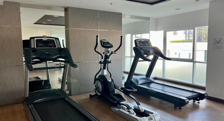 For sale 1 bed condo in Thon Buri, Bangkok