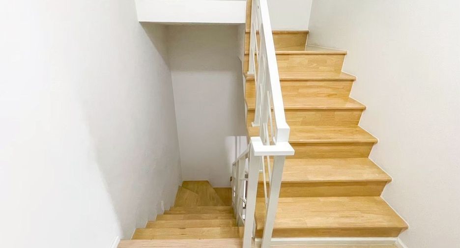 For sale 3 bedrooms townhouse in Chatuchak, Bangkok