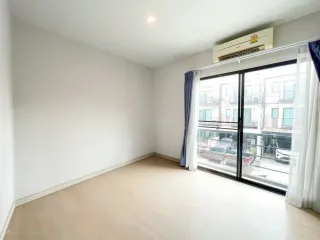 Reihenhaus zum Kauf mit 3 Zimmer in Chatuchak, Bangkok