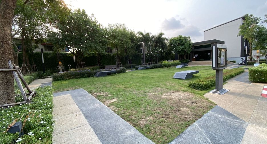 For sale 3 bedrooms townhouse in Chatuchak, Bangkok