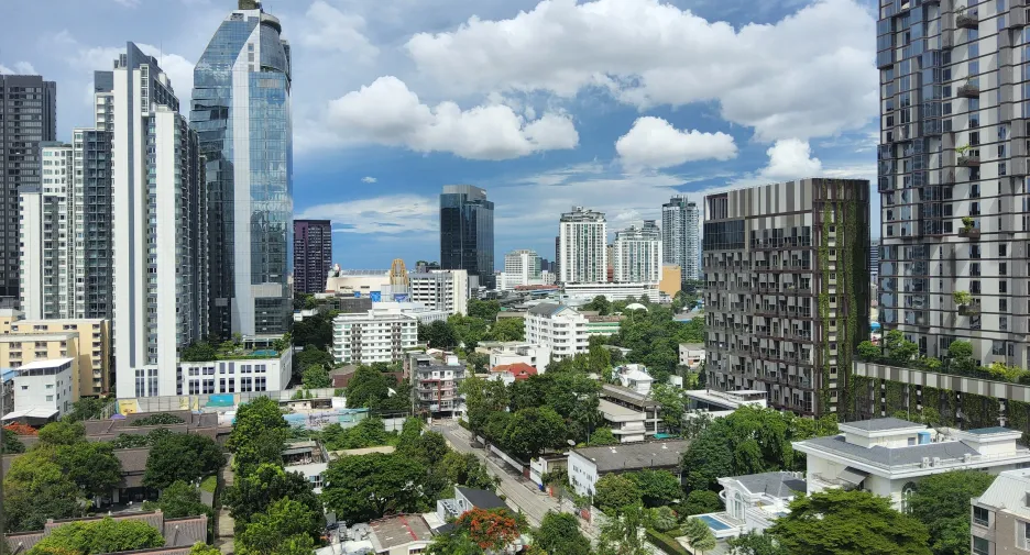 For sale 1 bed condo in Khlong Toei, Bangkok