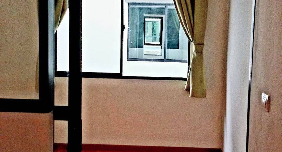 For sale and for rent 4 bedrooms townhouse in Mueang Samut Prakan, Samut Prakan