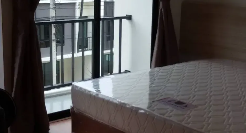 For sale and for rent 4 bedrooms townhouse in Mueang Samut Prakan, Samut Prakan